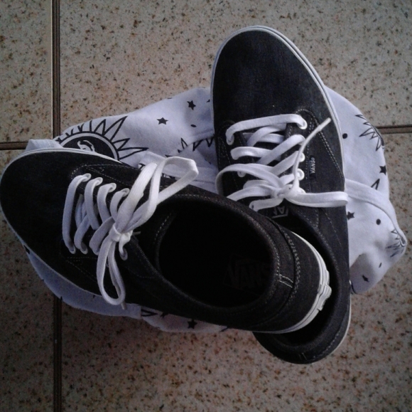 Vans - Picture 4 of 8